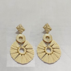 round raffia handmade earring