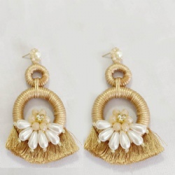 Classic natural color Winding pearl flower tassel earrings