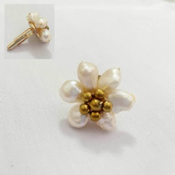 MOP pearl flower cufflink