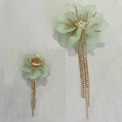Mini green flower rhinestone tassel brooch