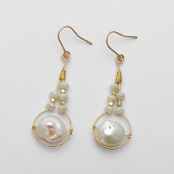 Glass pearl earring